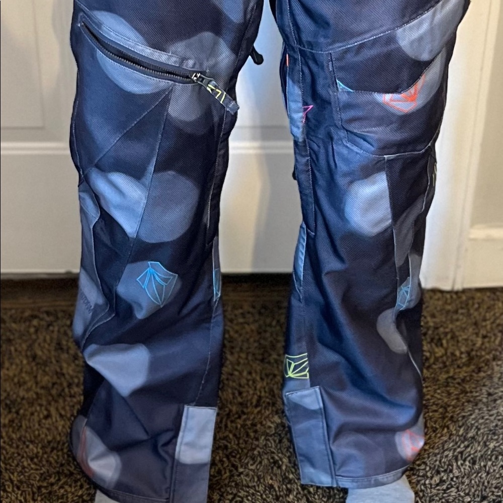 Volcom women’s ski/ snowboard pants